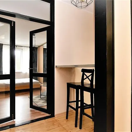 Handhouse Parkowa Apartamento *
